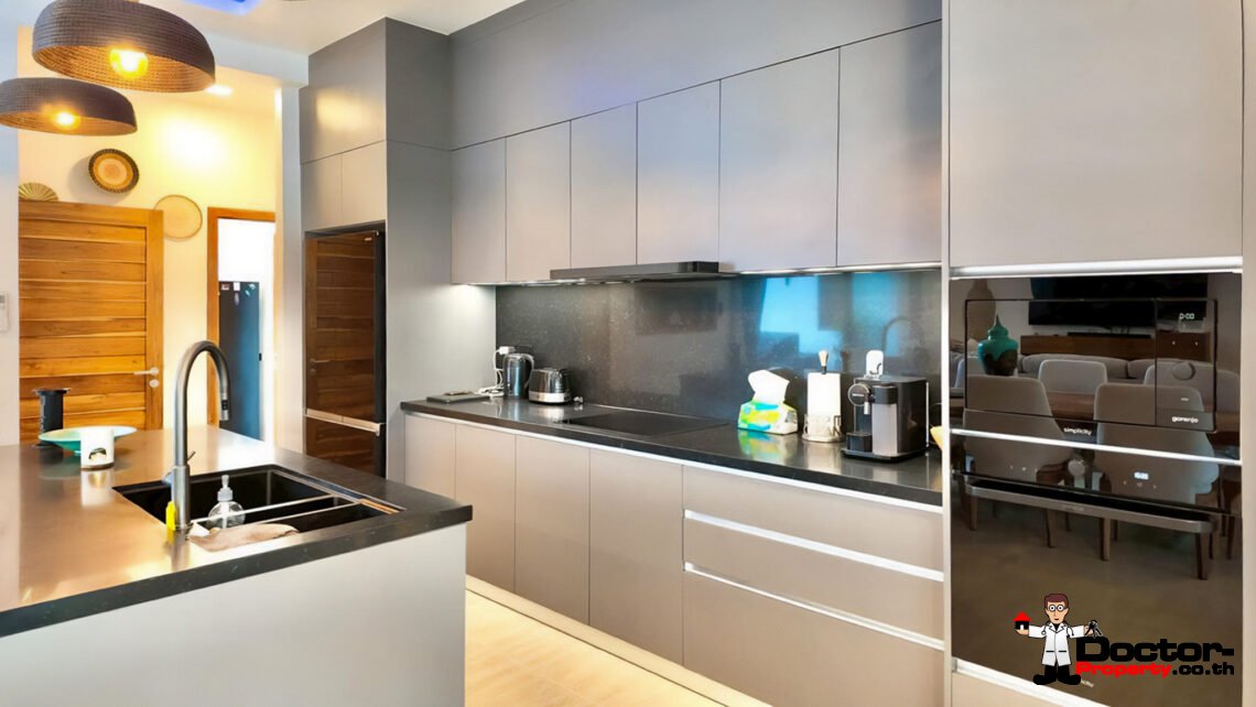 Modern 5 Bedroom Pool Villa in Lamai, Koh Samui – For Sale