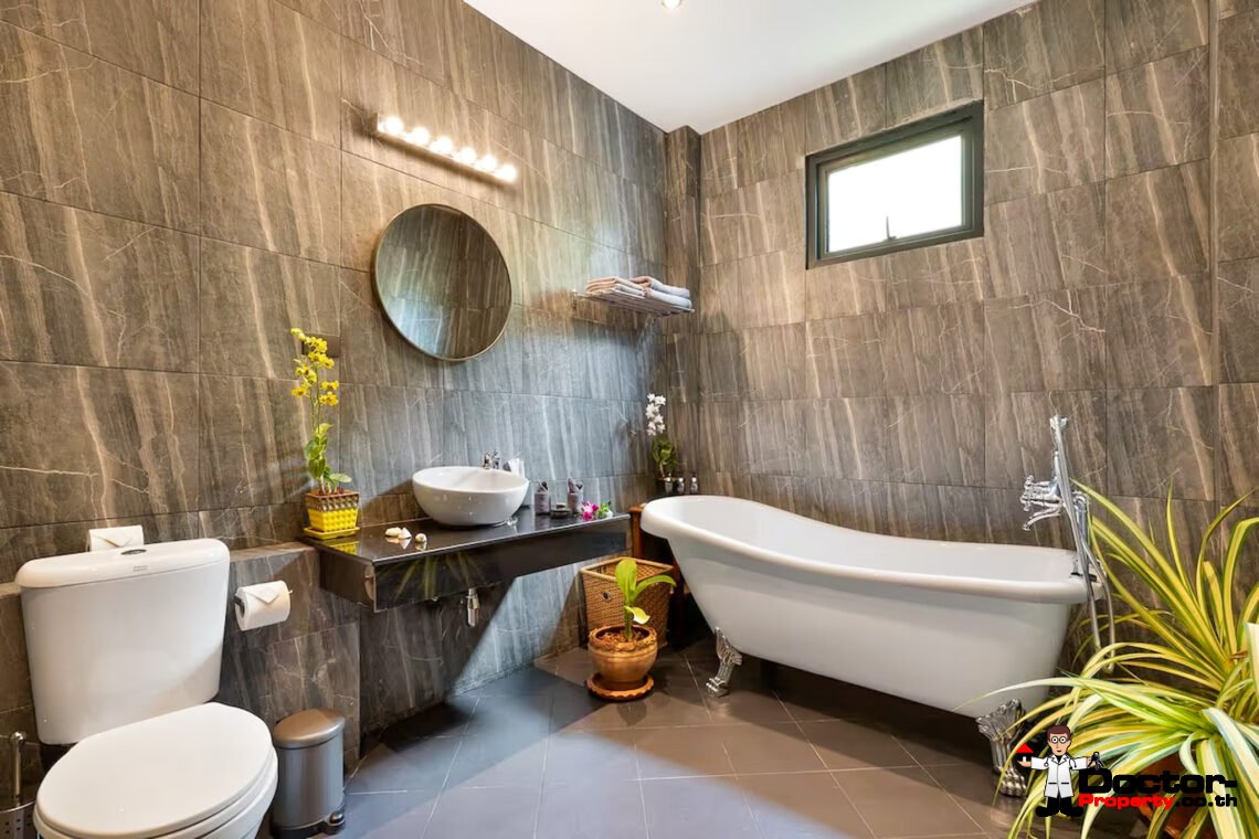 3 Bedroom Pool Villa in Laem Sor, Koh Samui – For Sale