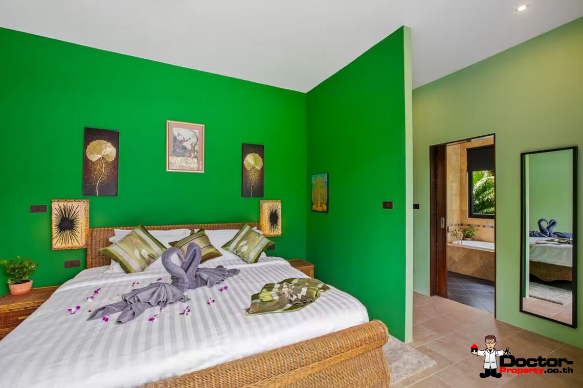 Spacious 4 Bedroom Pool Villa in Laem Sor, Koh Samui – For Sale