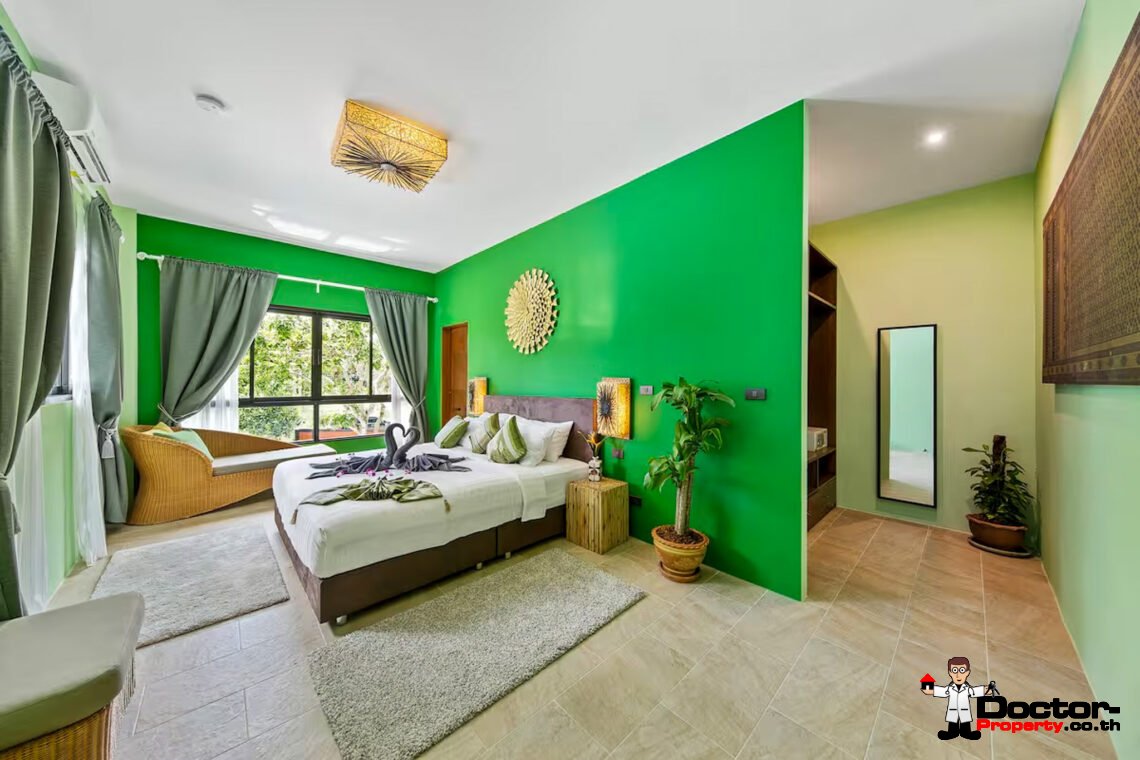 Spacious 4 Bedroom Pool Villa in Laem Sor, Koh Samui – For Sale