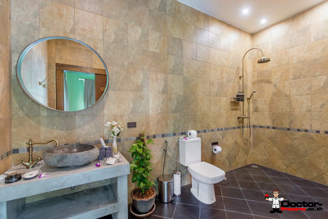 Spacious 4 Bedroom Pool Villa in Laem Sor, Koh Samui – For Sale