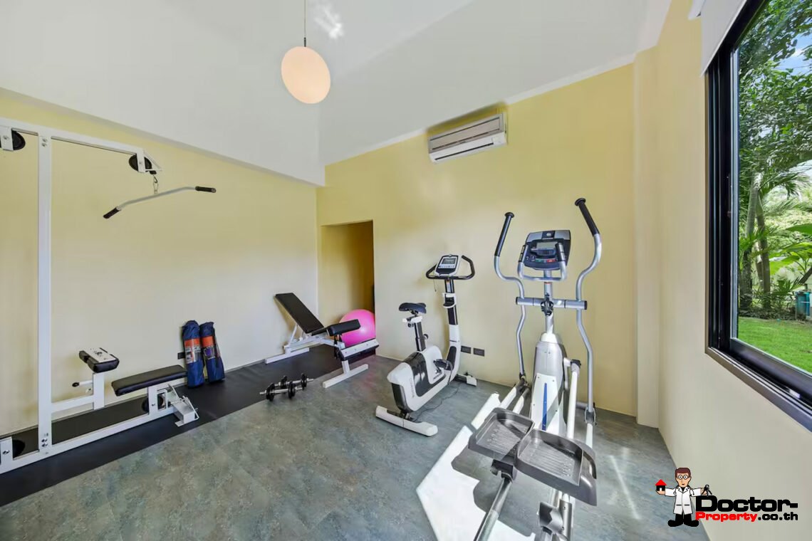 Spacious 4 Bedroom Pool Villa in Laem Sor, Koh Samui – For Sale