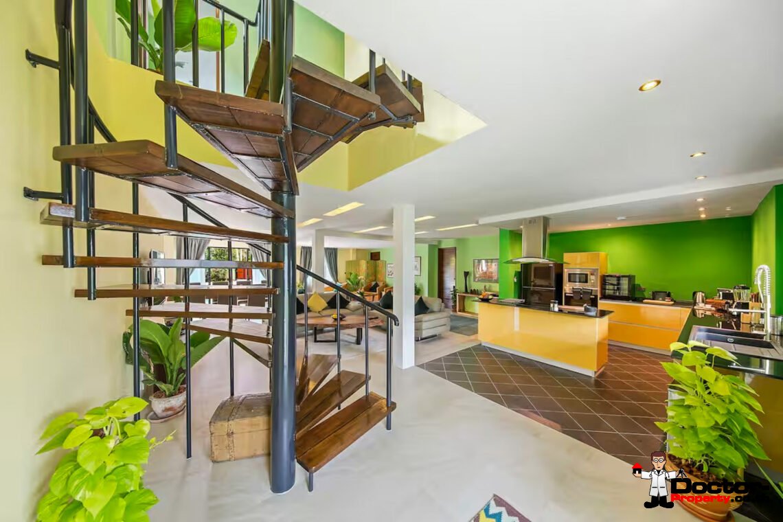 Spacious 4 Bedroom Pool Villa in Laem Sor, Koh Samui – For Sale