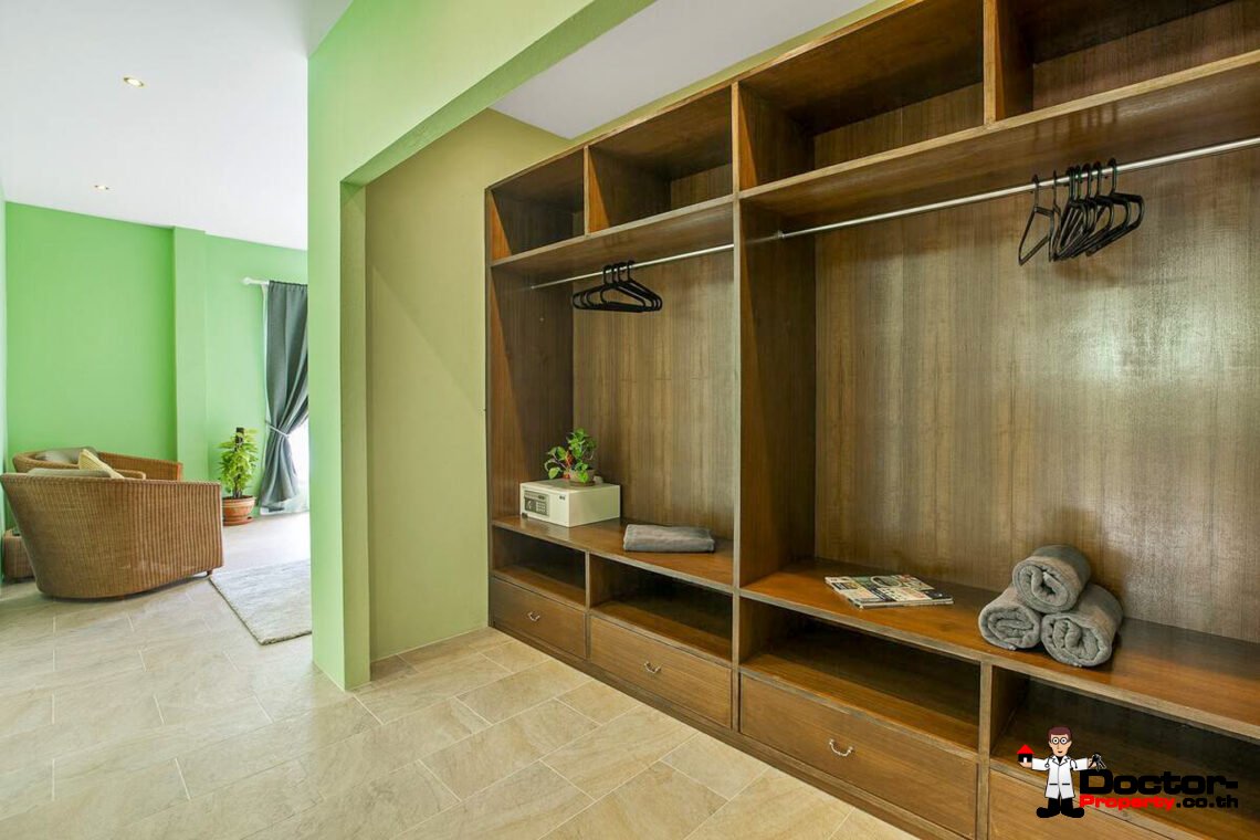 Spacious 4 Bedroom Pool Villa in Laem Sor, Koh Samui – For Sale