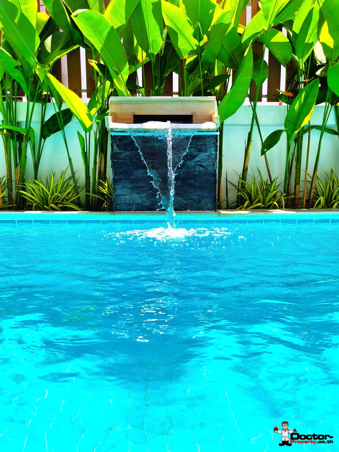 5 Bedroom House with Pool in Bang Rak, Koh Samui – For Sale