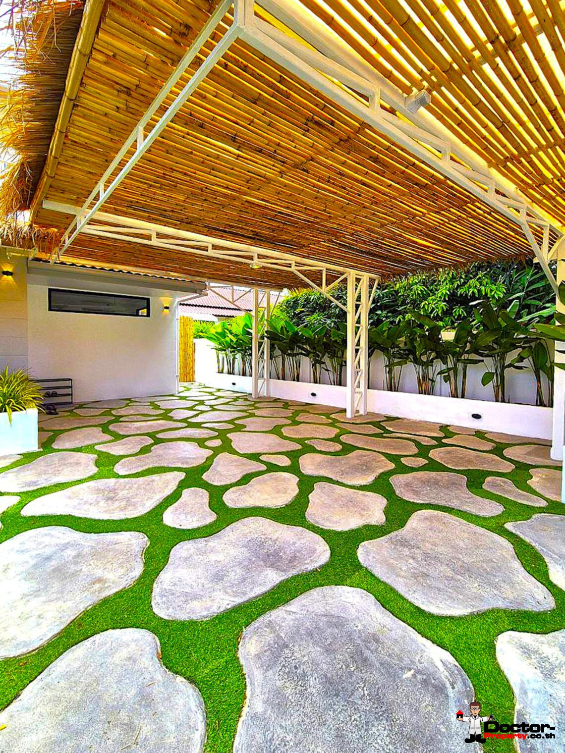 5 Bedroom House with Pool in Bang Rak, Koh Samui – For Sale