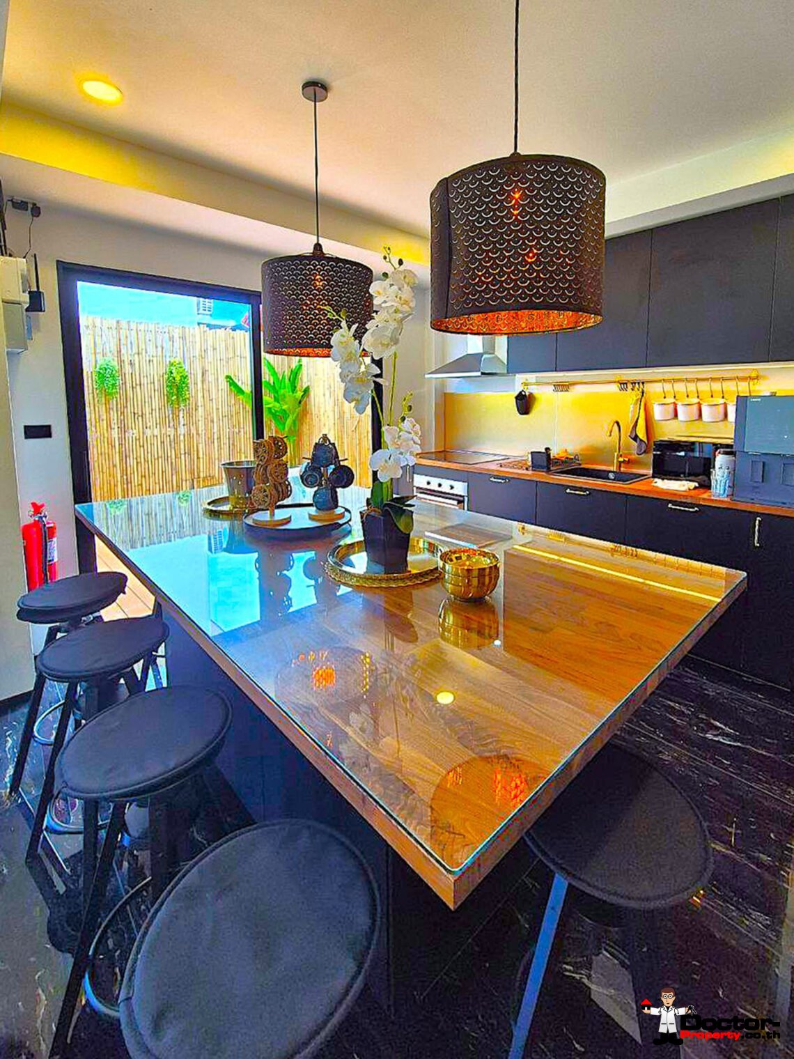 5 Bedroom House with Pool in Bang Rak, Koh Samui – For Sale