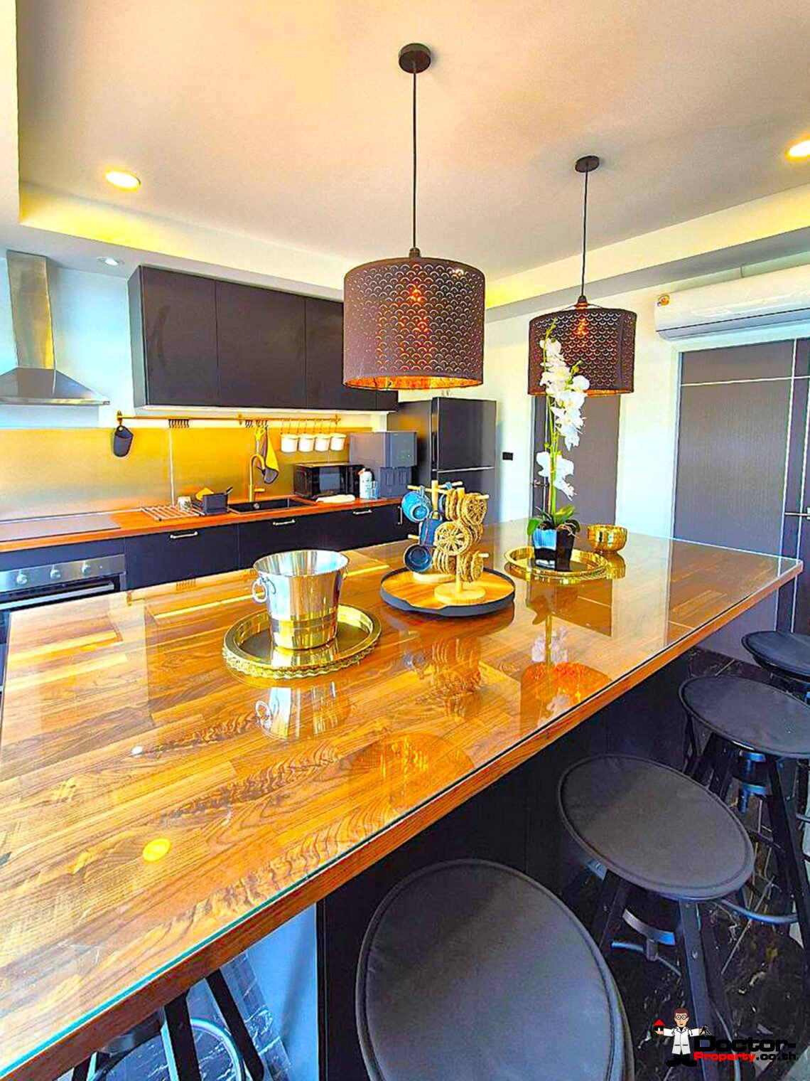 5 Bedroom House with Pool in Bang Rak, Koh Samui – For Sale