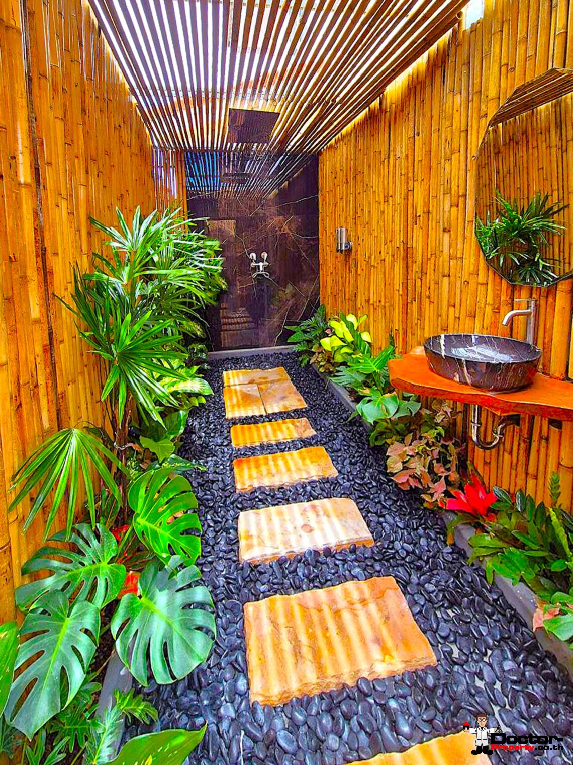 5 Bedroom House with Pool in Bang Rak, Koh Samui – For Sale