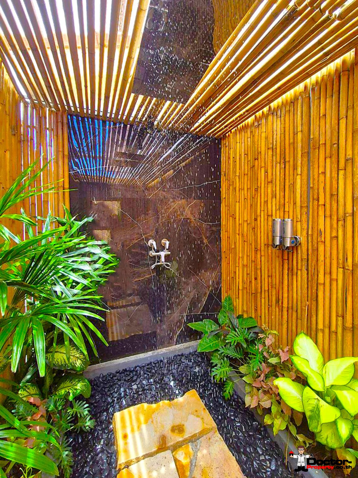 5 Bedroom House with Pool in Bang Rak, Koh Samui – For Sale