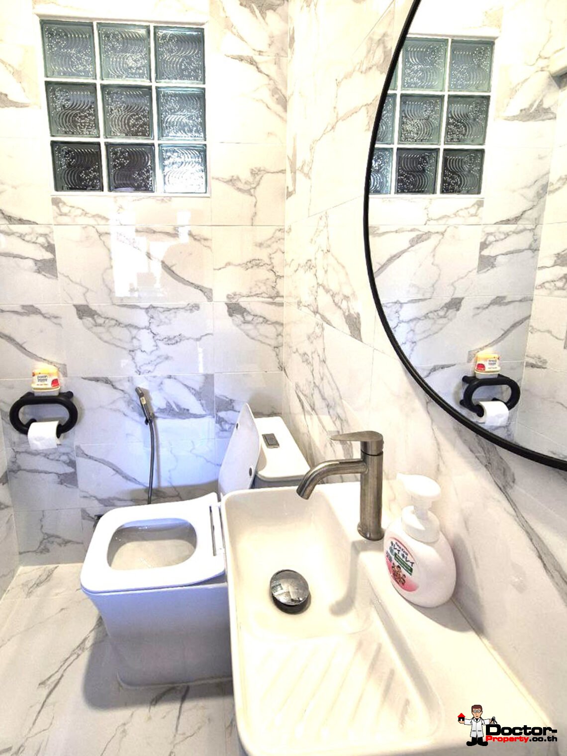 5 Bedroom House with Pool in Bang Rak, Koh Samui – For Sale