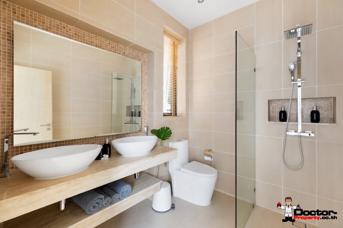 4 Bedroom Pool Villa with Partial Sea View in Chaweng, Koh Samui – For Sale