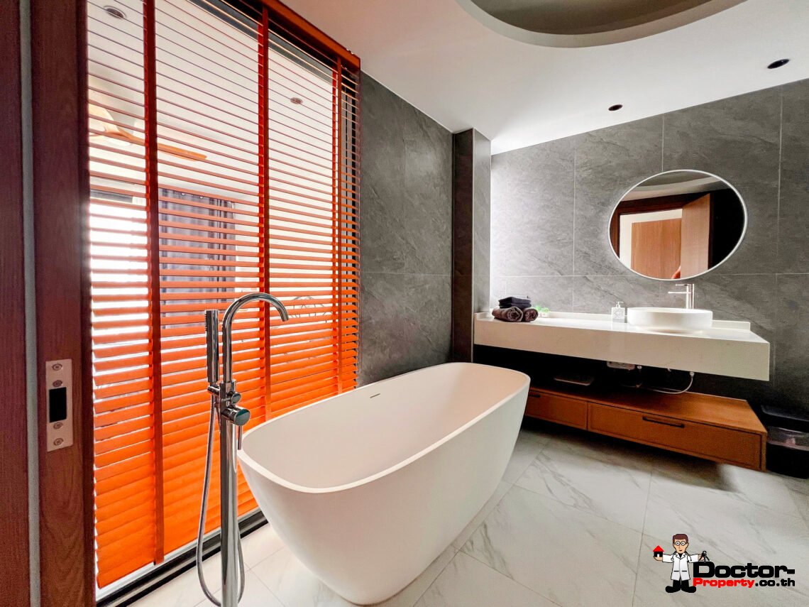 4 Bedroom Pool Villa with Partial Sea View in Plai Laem, Koh Samui – For Sale