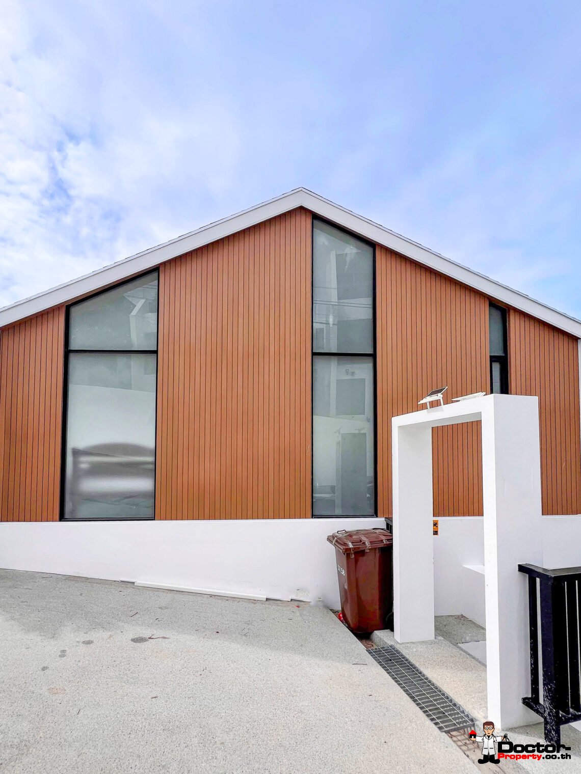 4 Bedroom Pool Villa with Partial Sea View in Plai Laem, Koh Samui – For Sale