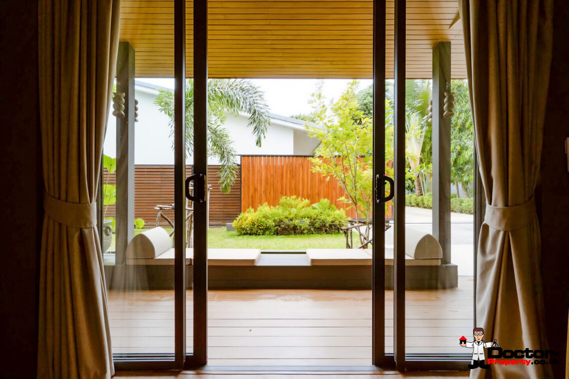 Luxury 5 Bedroom Beachfront Villa in Bang Makham, Koh Samui – For Sale