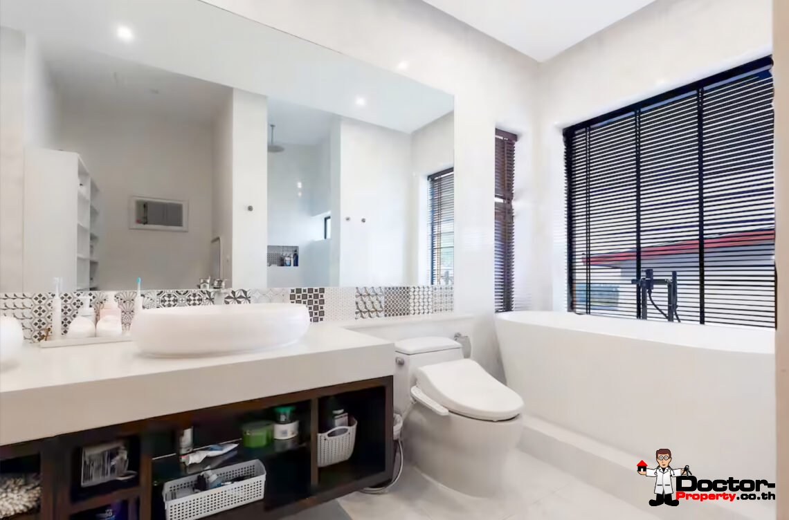 Luxury 4 Bedroom Pool Villa with Sea View in Plai Laem, Koh Samui – For Sale