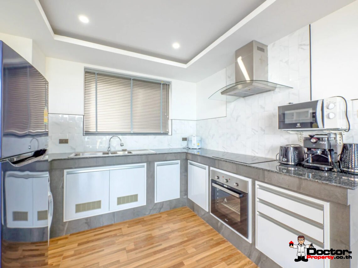 Two Pool Villa 5 Bedroom with Sea View in Hua Thanon, Koh Samui – For Sale