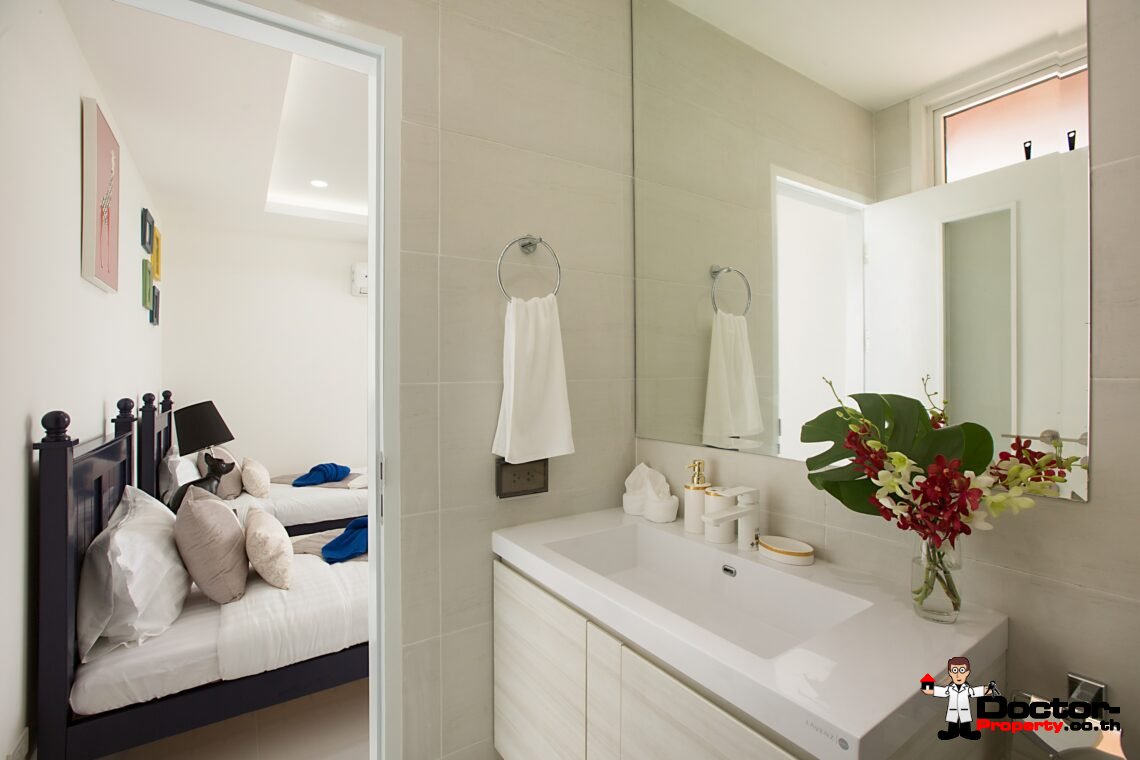 Modern 3 Bedroom Pool Villa with Sea View in Chaweng Noi, Koh Samui – For Sale