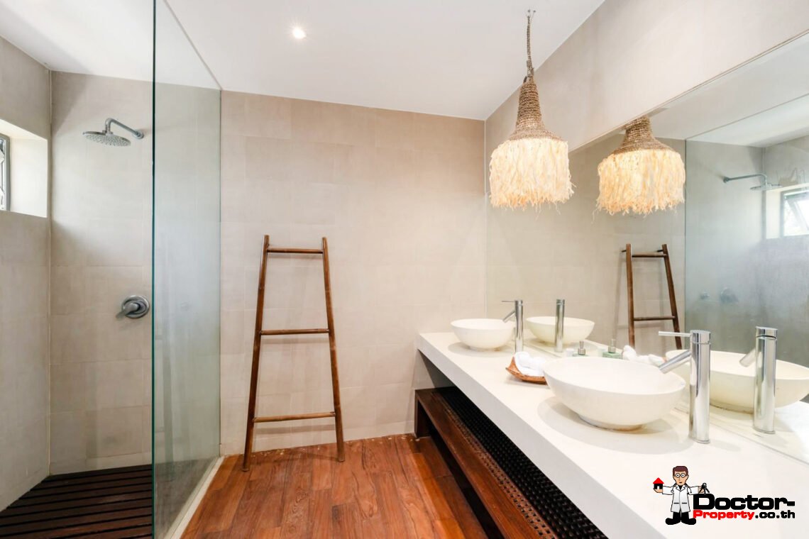 Spacious 5 Bedroom Pool Villa with Stunning Sea View in Angthong, Koh Samui – For Sale