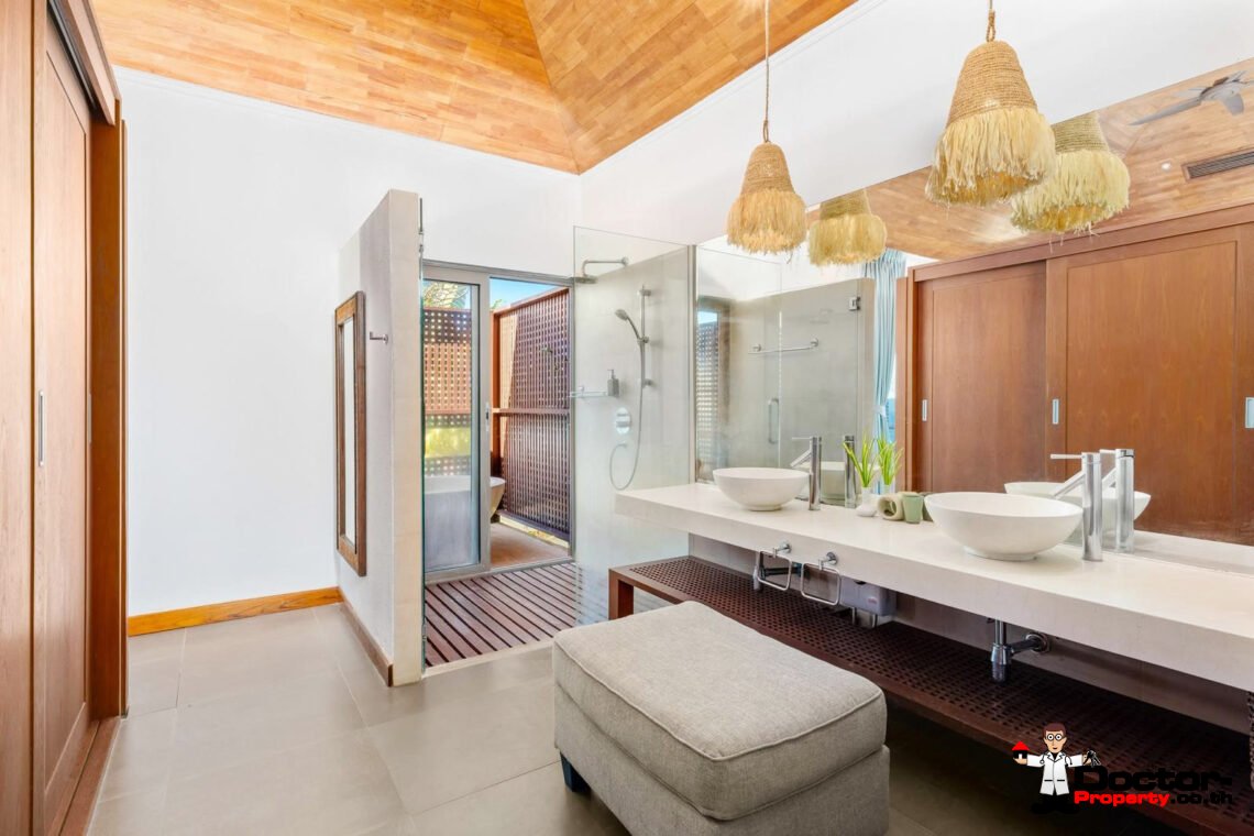 Spacious 5 Bedroom Pool Villa with Stunning Sea View in Angthong, Koh Samui – For Sale