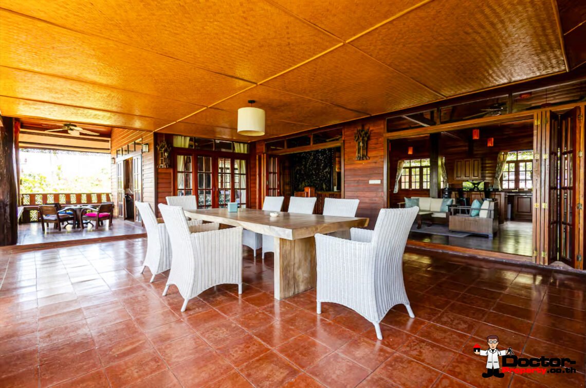 Spacious 4 Bedroom Thai Style Pool Villa in Choeng Mon, Koh Samui – For Sale