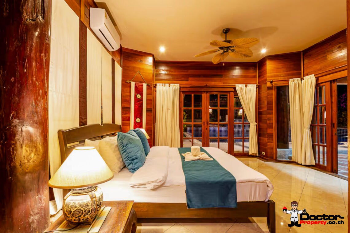 Spacious 4 Bedroom Thai Style Pool Villa in Choeng Mon, Koh Samui – For Sale