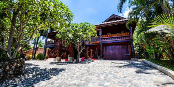 Spacious 4 Bedroom Thai Style Pool Villa in Choeng Mon, Koh Samui – For Sale