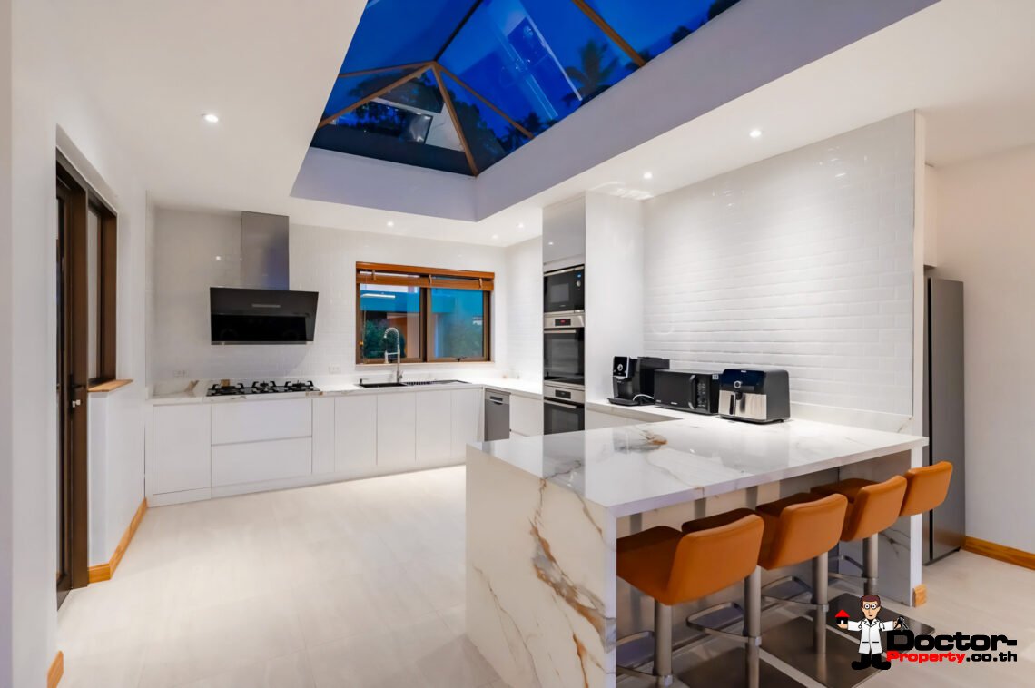 Luxury 5 Bedroom Pool Villa with Sea View in Angthong, Koh Samui – For Sale