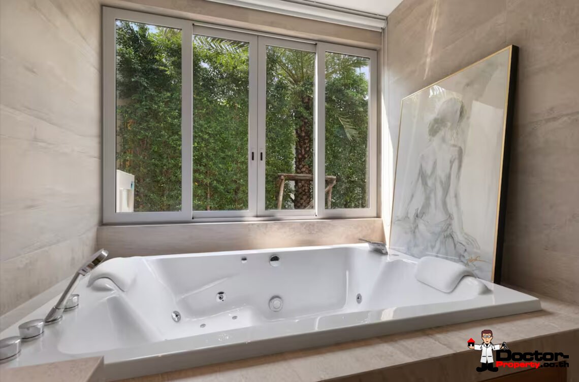 Luxury Beachside 4 Bedroom Pool Villa in Plai Laem, Koh Samui – For Sale