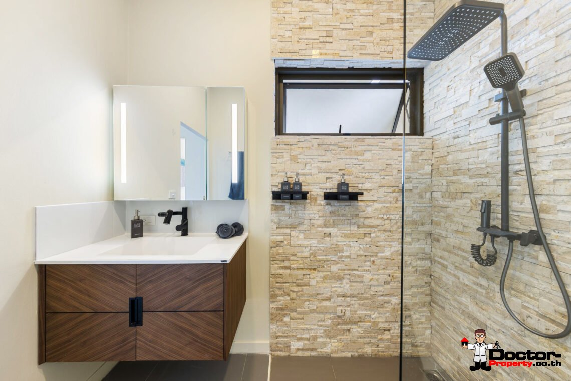 Modern 4 Bedroom Pool Villa with Partial Sea View in Chaweng Noi, Koh Samui – For Sale