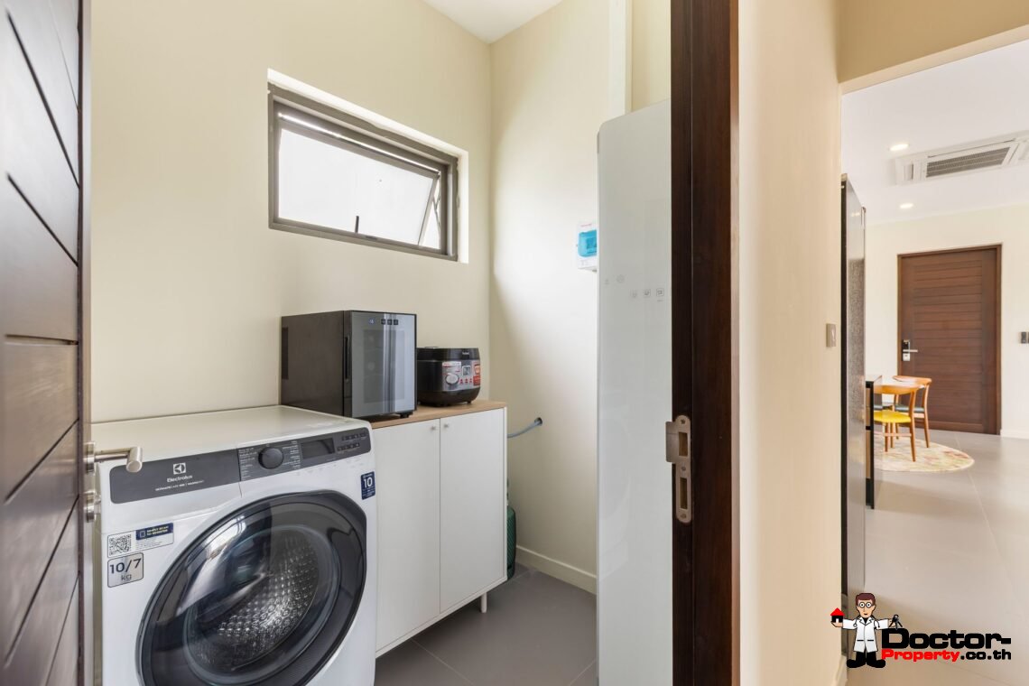 Modern 3 Bedroom Pool Villa with Partial Sea View in Chaweng Noi, Koh Samui – For Sale