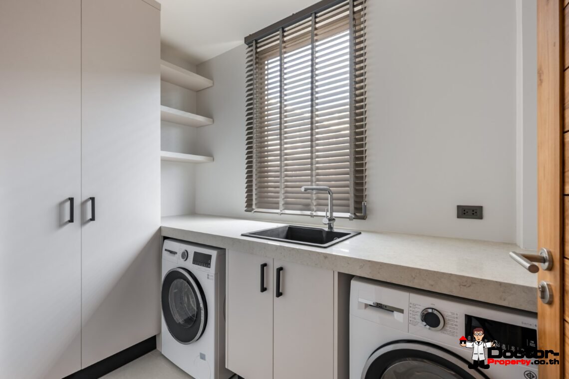 4 Bedroom Pool Villa with Sea View and Sunset View in Bang Rak, Koh Samui – For Sale