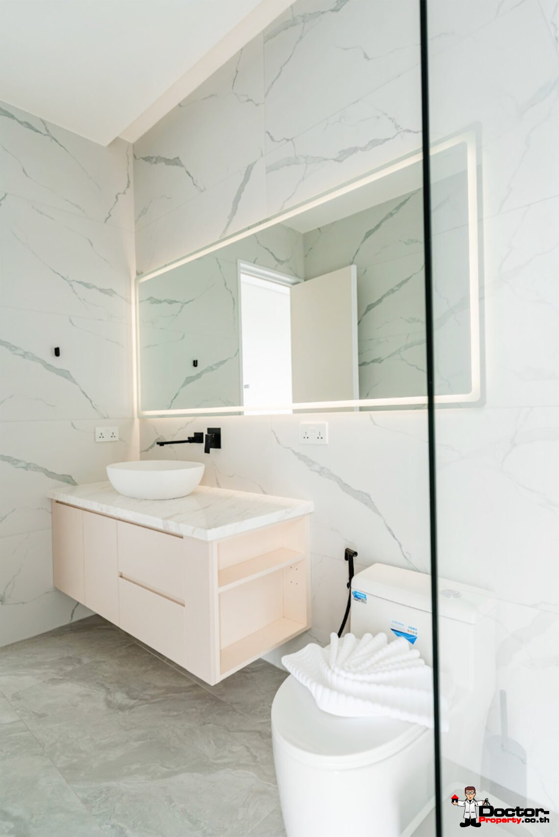 4 Bedroom Pool Villa with Partial Sea View in Bang Por, Koh Samui – For Sale