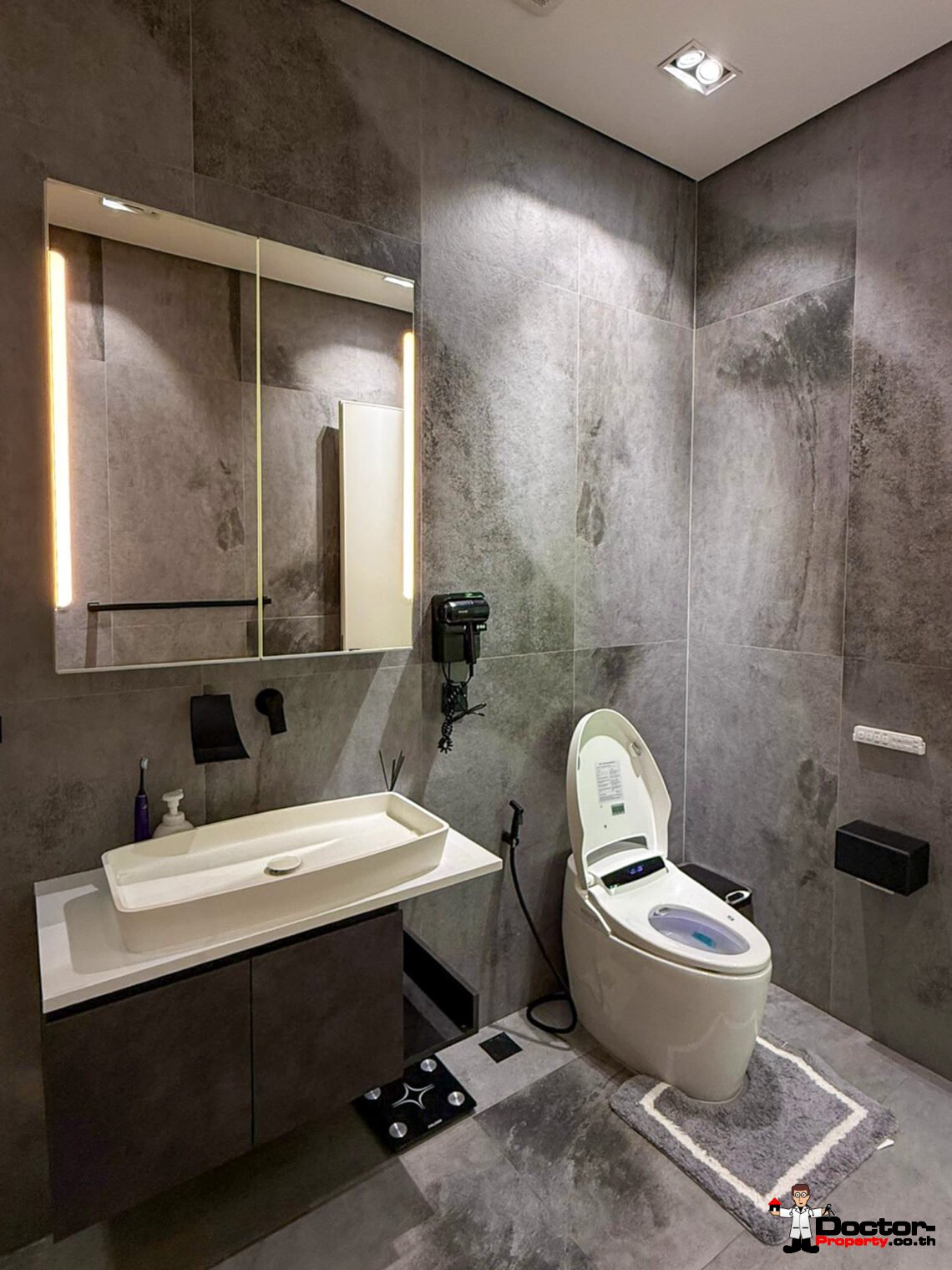 2 Bedroom Private Pool Villa with Spacious Garden in Lamai, Koh Samui – For Sale