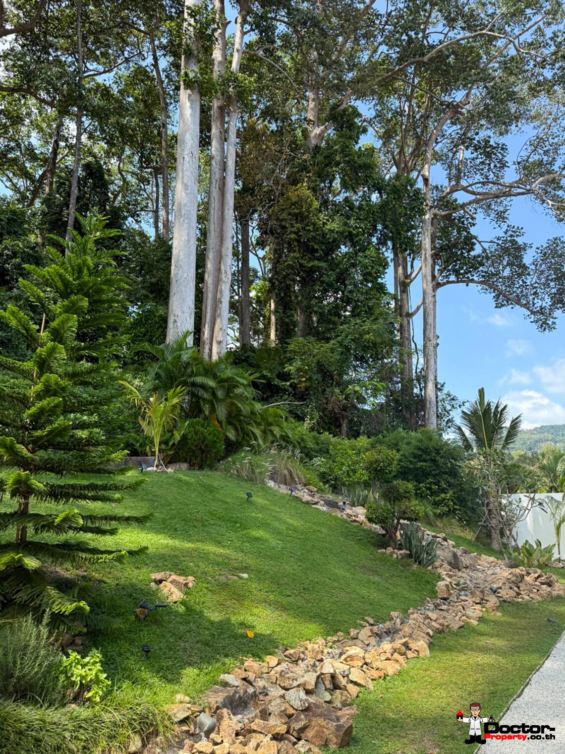 2 Bedroom Private Pool Villa with Spacious Garden in Lamai, Koh Samui – For Sale