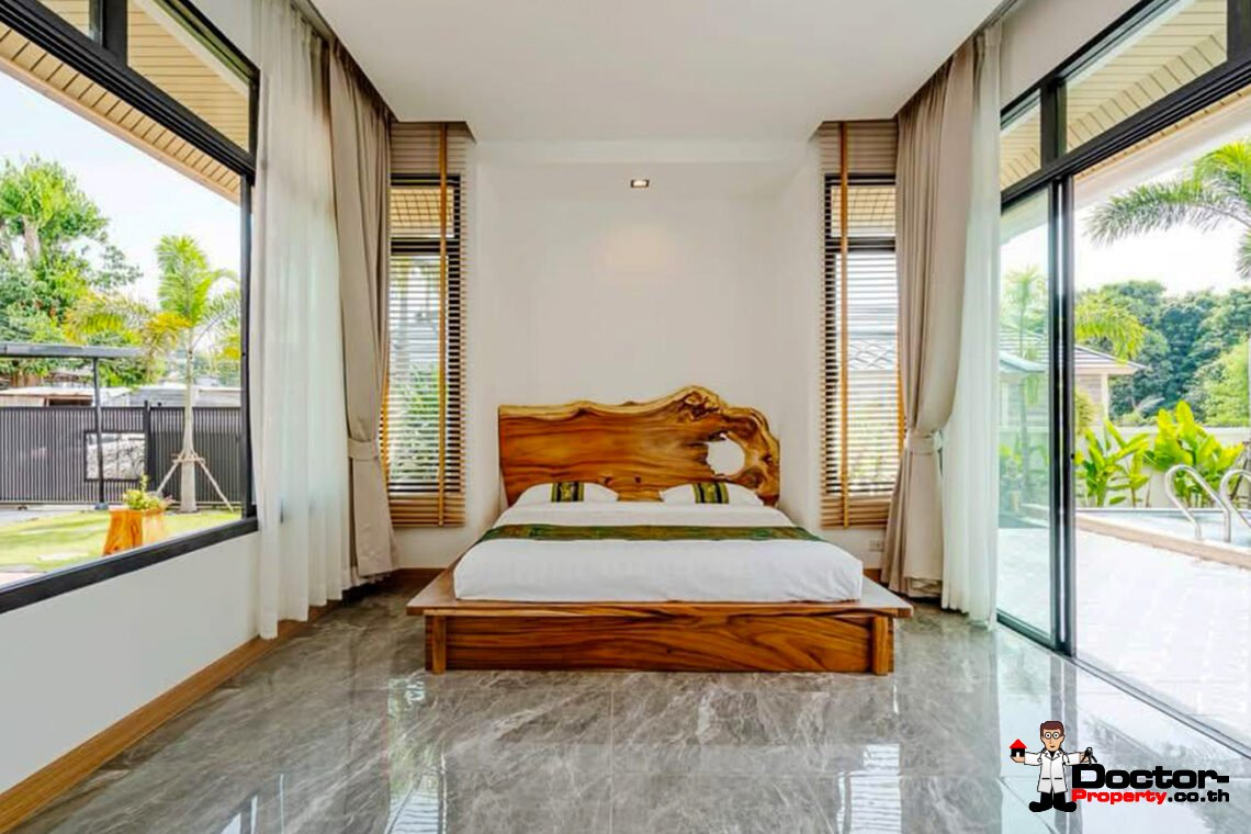 Traditional 4 Bedroom Pool Villa in Bo Phut, Koh Samui – For Sale