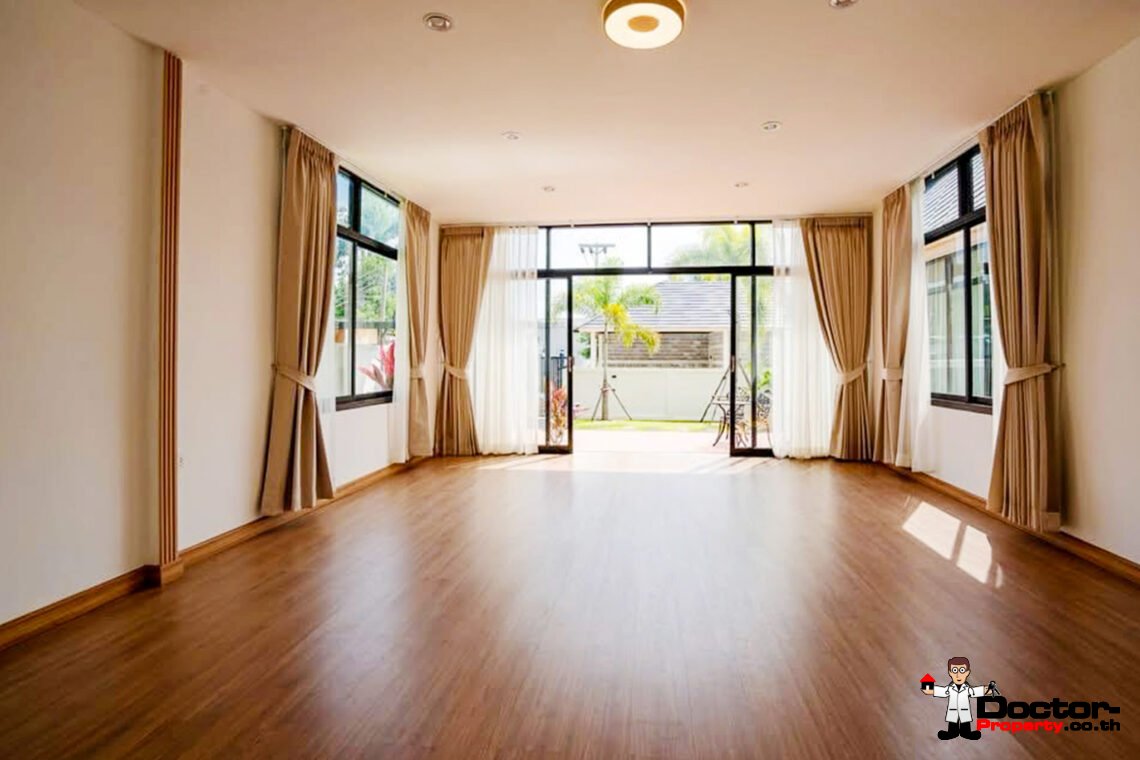 Traditional 4 Bedroom Pool Villa in Bo Phut, Koh Samui – For Sale