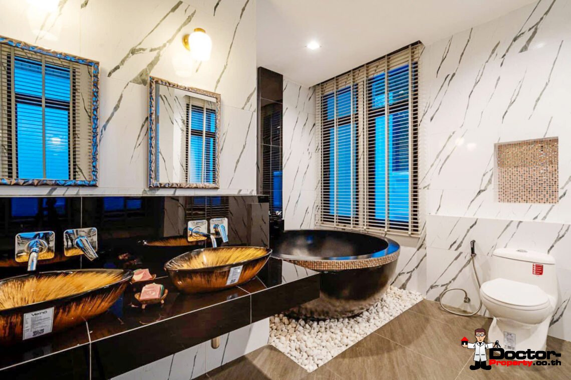 Traditional 4 Bedroom Pool Villa in Bo Phut, Koh Samui – For Sale