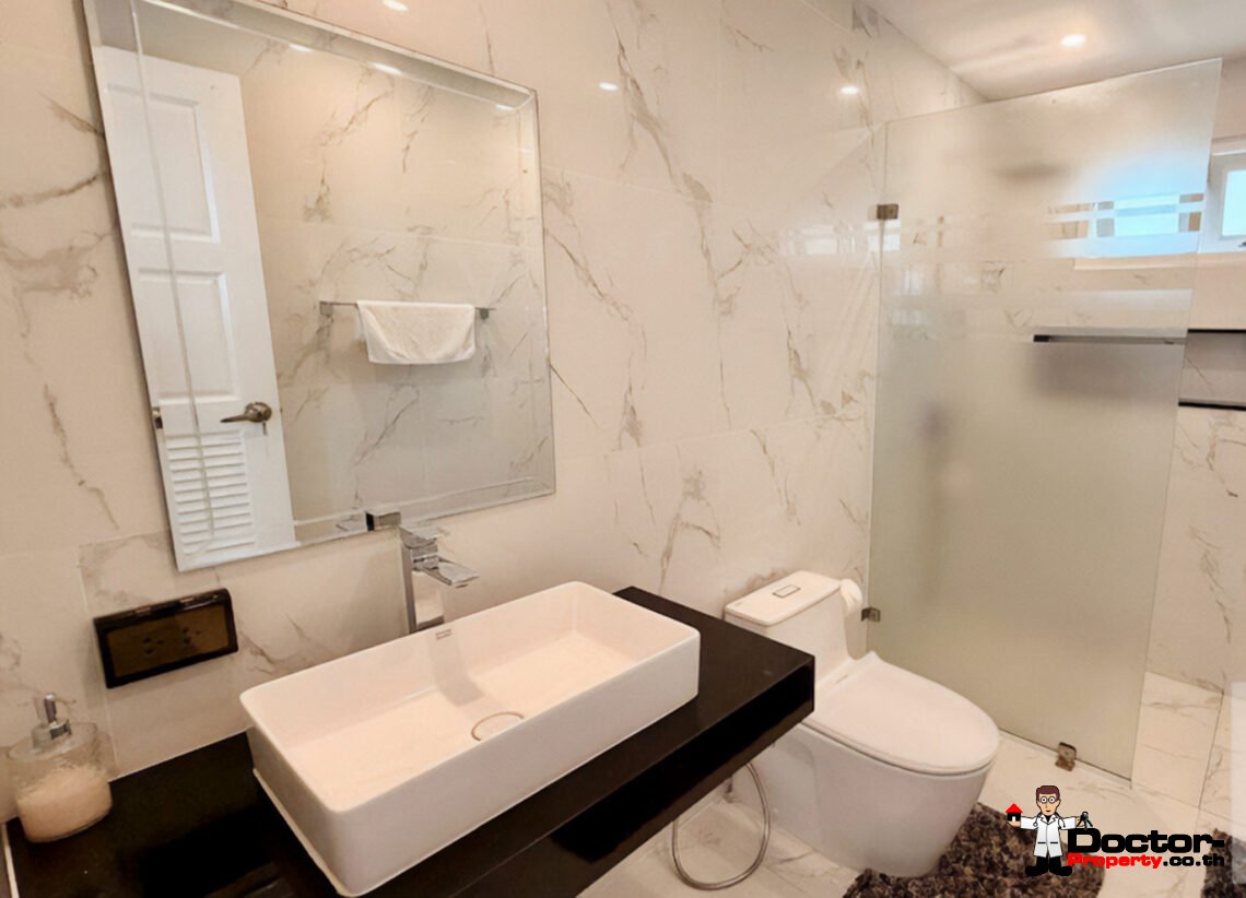 3 Bedroom Private Pool Villa in Chaweng Hills, Koh Samui – For Sale