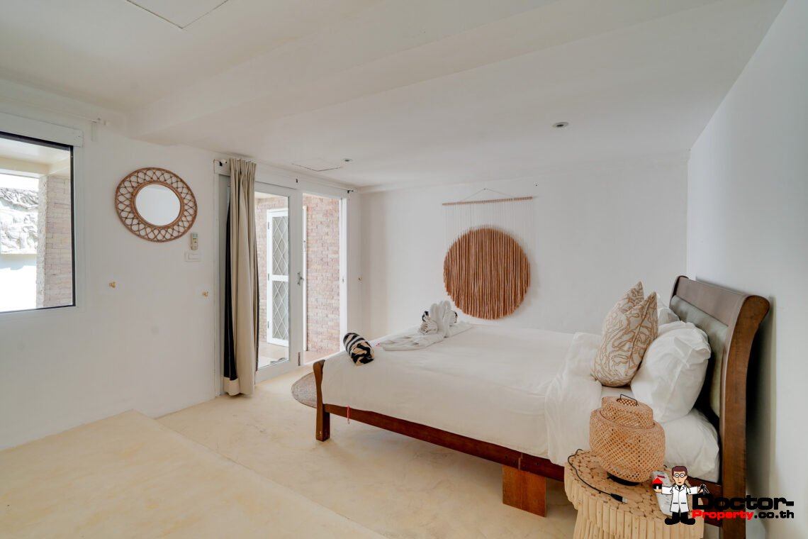 4+1 Bedroom Pool Villa with Sea View in Chaweng, Koh Samui – For Sale