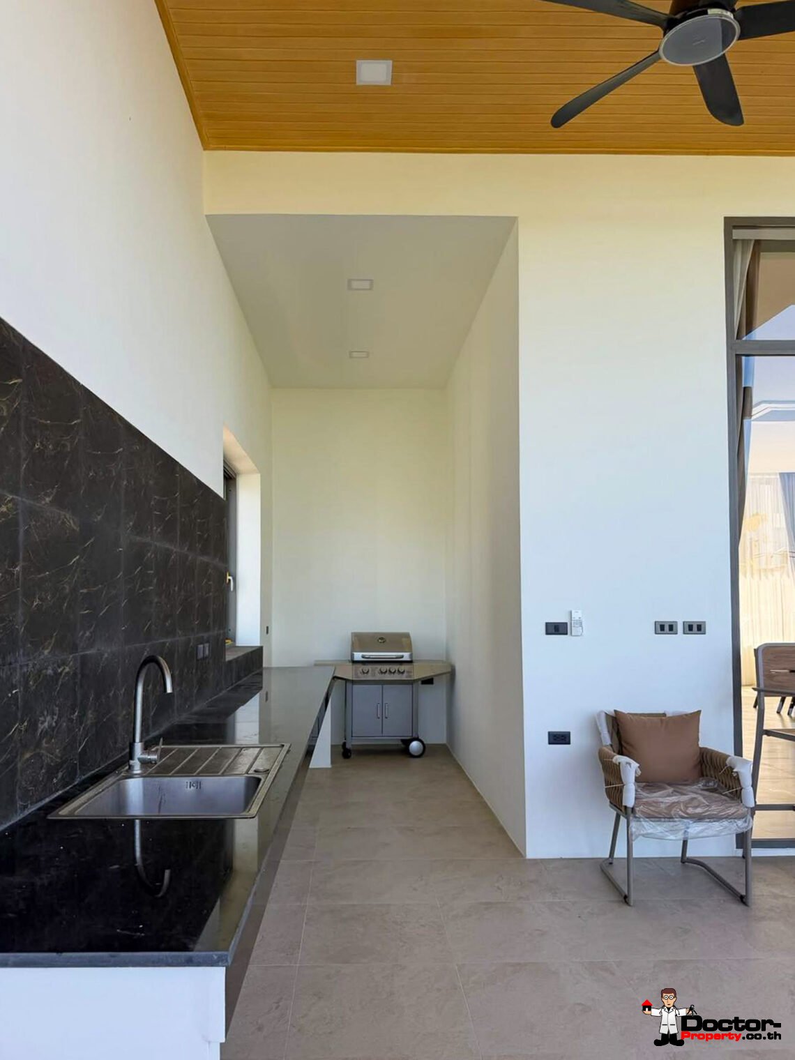 Luxury 3 Bedroom Pool Villa with Sea View in Chaweng, Koh Samui – For Sale