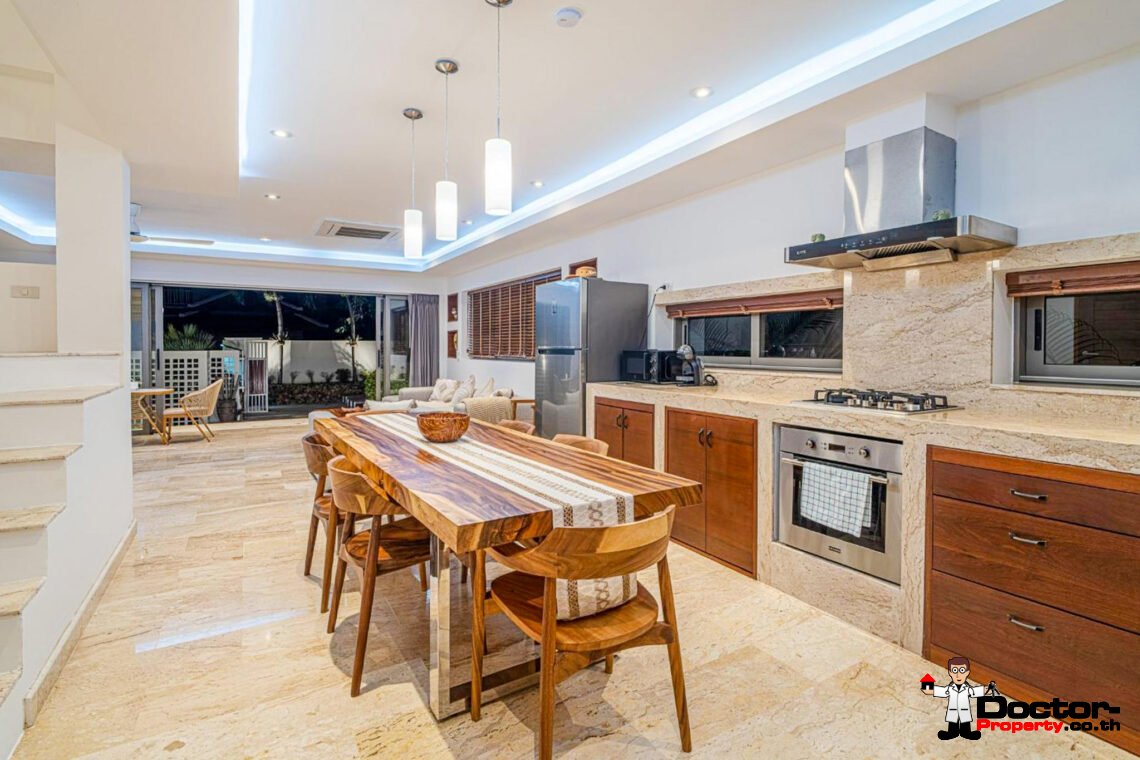 Modern 4 Bedroom Pool Villa in Chaweng, Koh Samui – For Sale