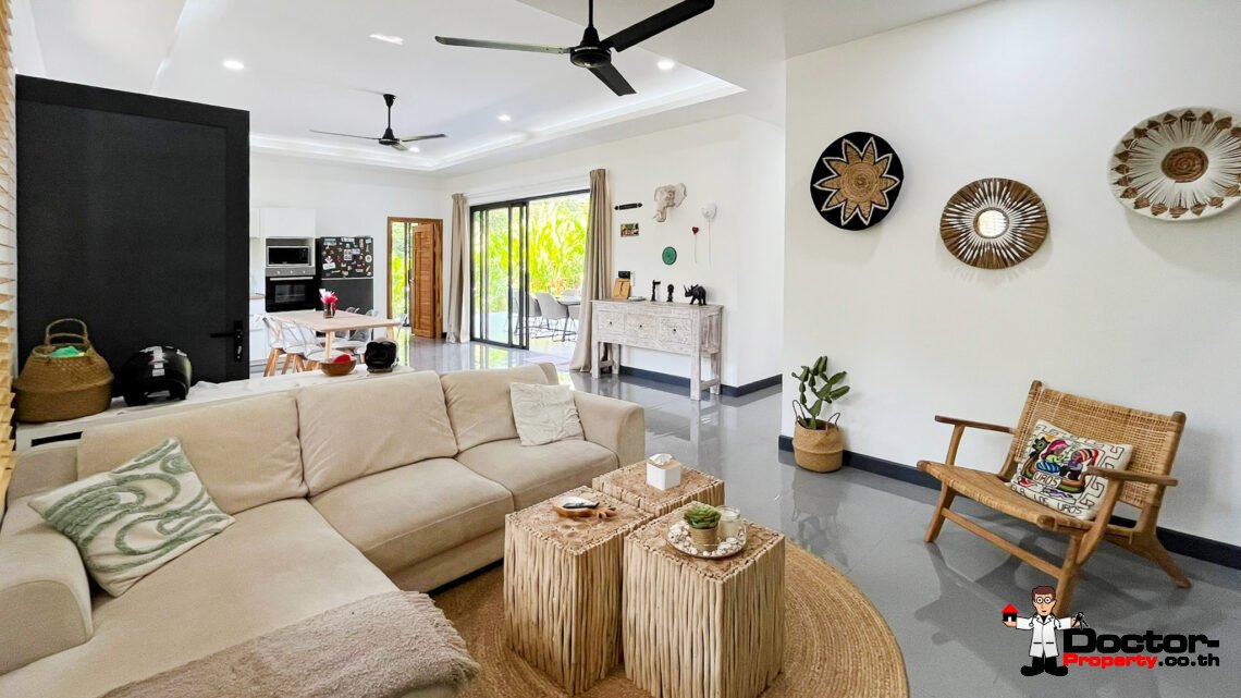 3 Bedroom Private Pool Villa with Spacious Garden in Lamai, Koh Samui – For Sale