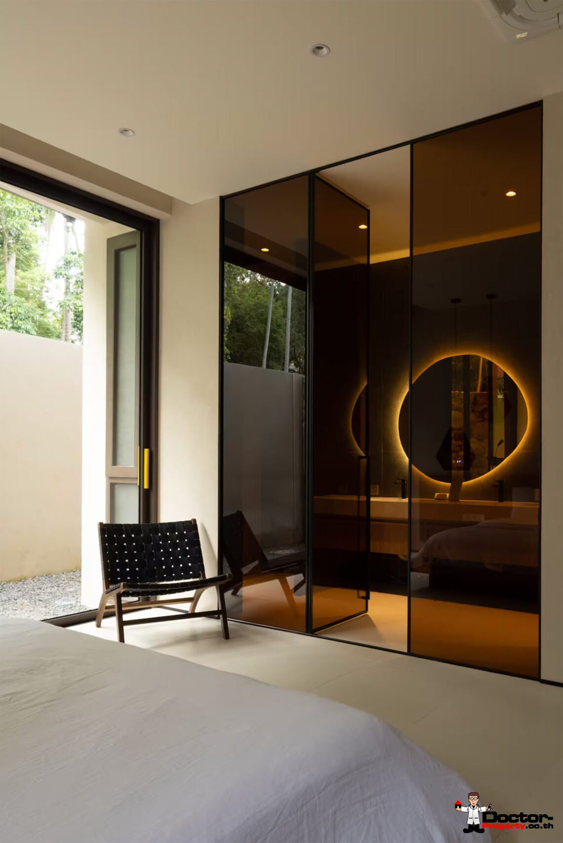 Contemporary 3 Bedroom Pool Villa, Walk to the Beach in Bang Por, Koh Samui – For Sale