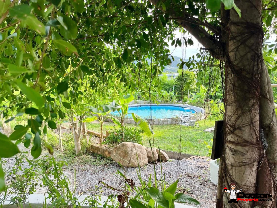 Spacious Land with House in Bang Rak, Koh Samui – For Sale