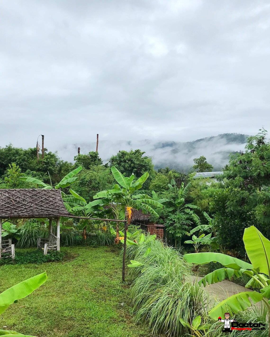 Spacious Land with House in Bang Rak, Koh Samui – For Sale