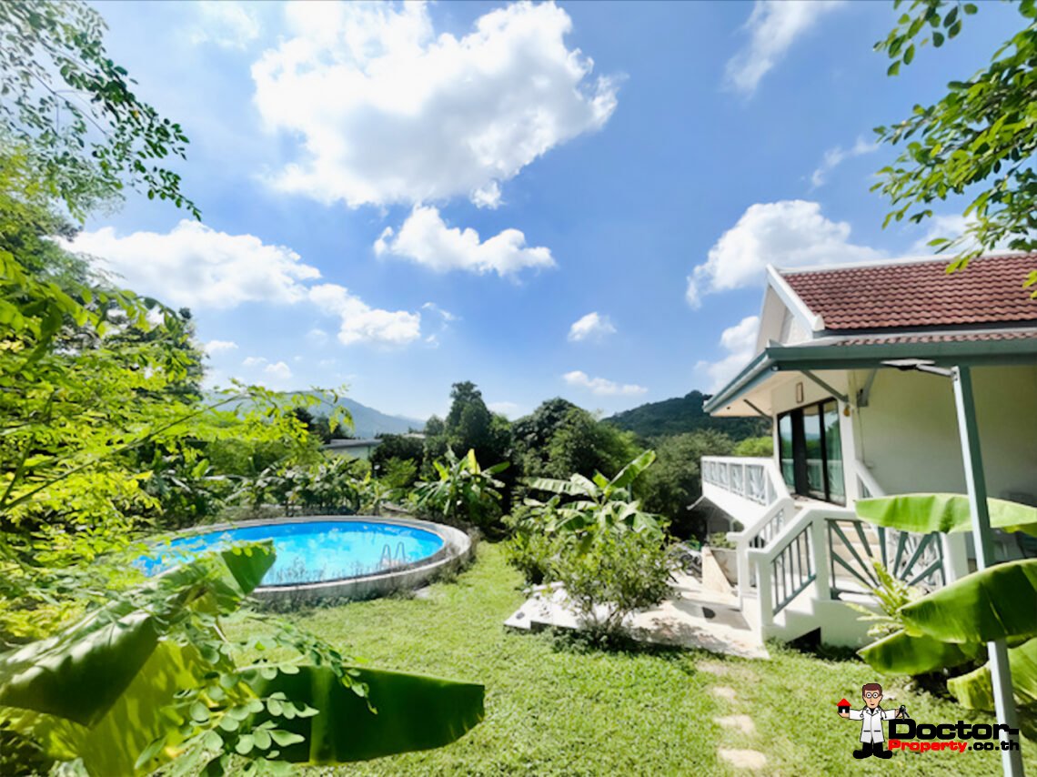 Spacious Land with House in Bang Rak, Koh Samui – For Sale