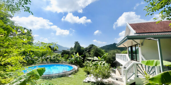 Spacious Land with House in Bang Rak, Koh Samui – For Sale