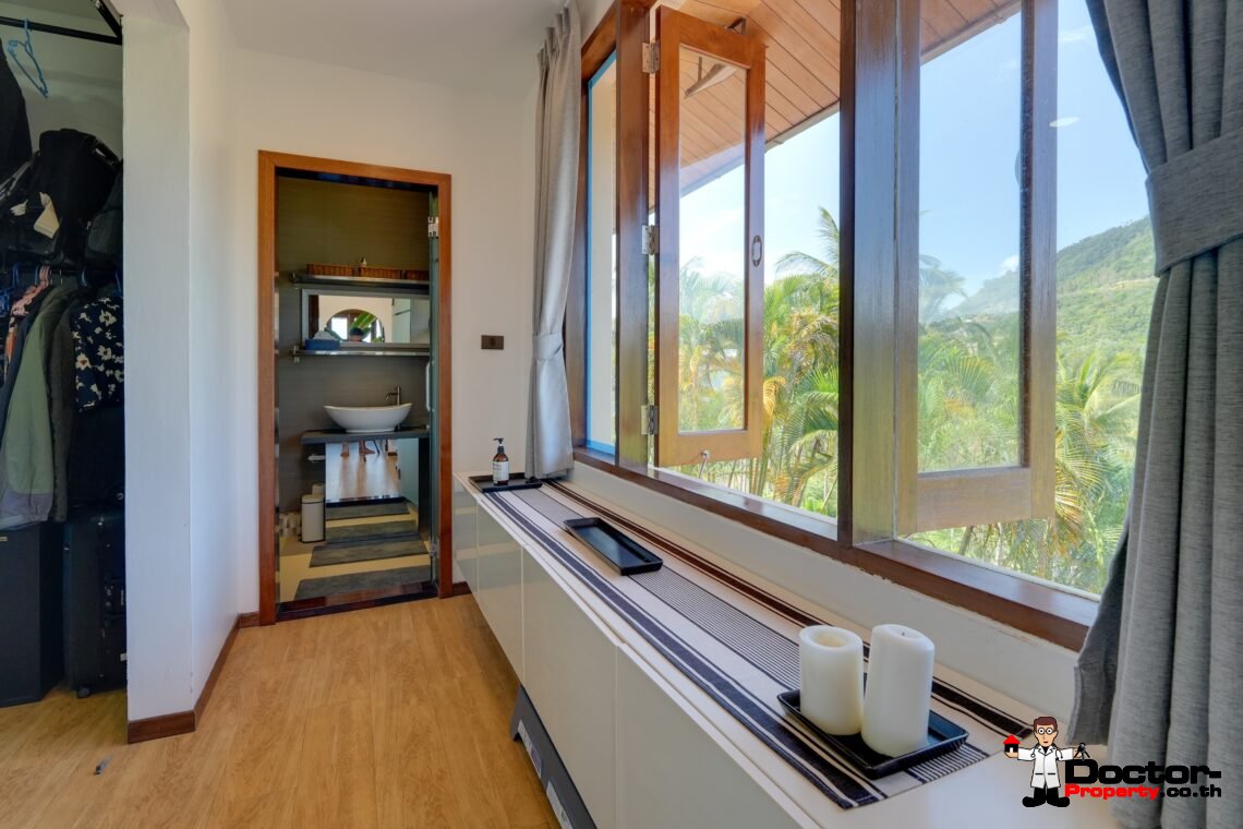 3 + 1 Bedroom Villa With Sea View in Taling Ngam, Koh Samui – For Sale