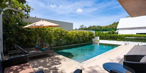 outdoor seating in a garden pool villa in Lamai